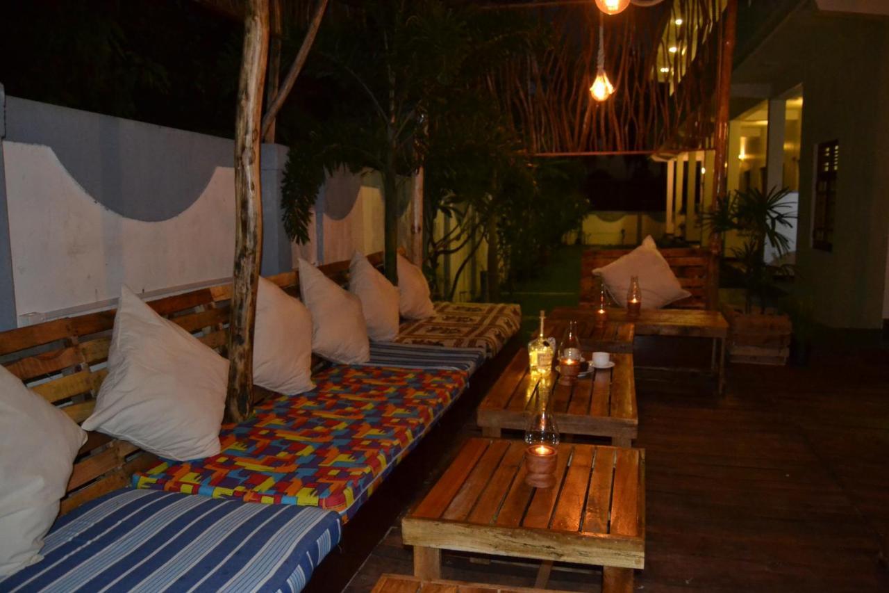 Oasis Bay Hotel Arugam Bay Buitenkant foto