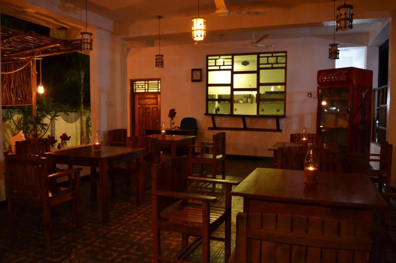 Oasis Bay Hotel Arugam Bay Buitenkant foto