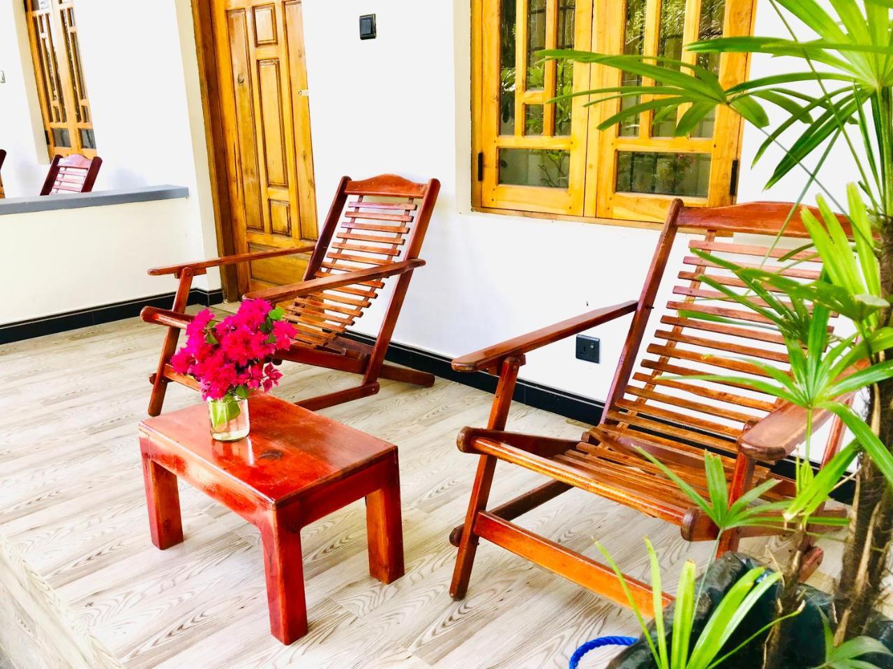 Oasis Bay Hotel Arugam Bay Buitenkant foto